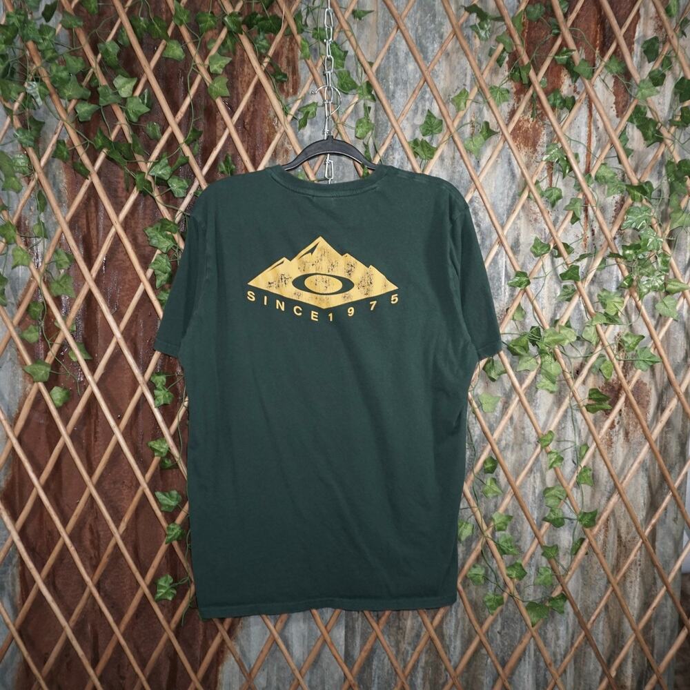 XL - Vintage Y2K Oakley T-Shirts mountain logo front back